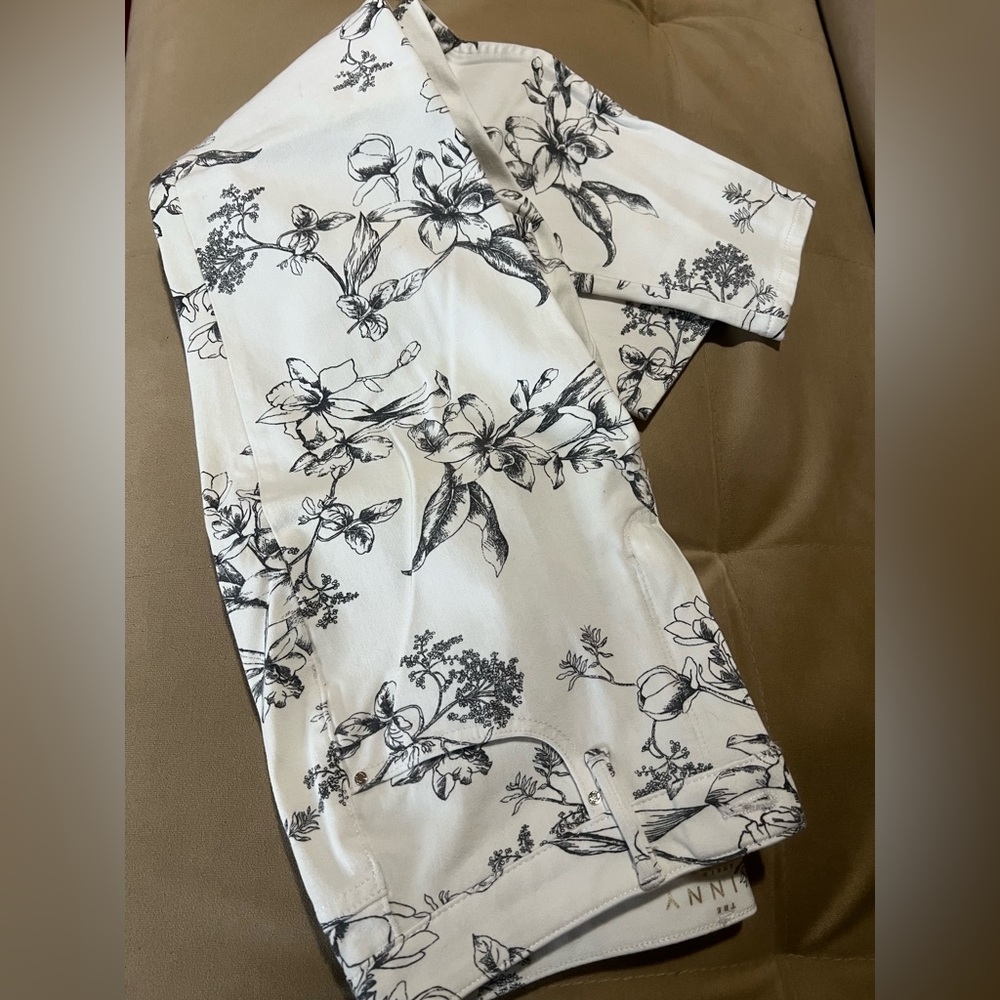 WHBM NWT White Pants